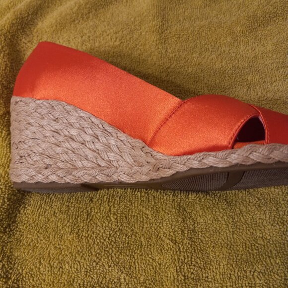 Women shoes - Picture 3 of 3